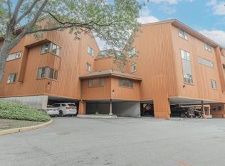 585 Sanderling Ct, Secaucus, NJ 07094