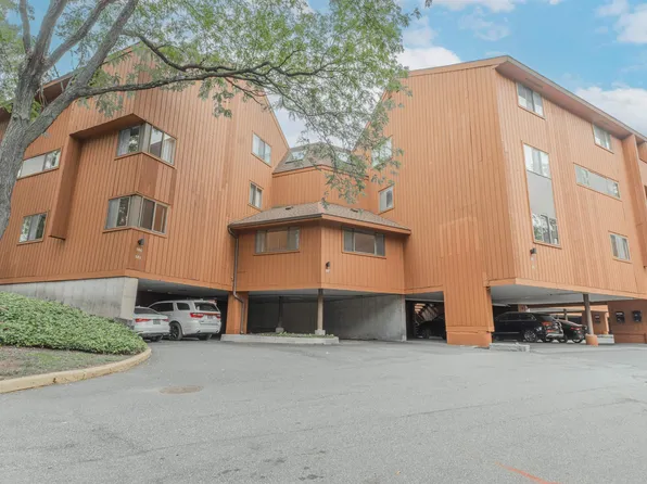 585 Sanderling Ct, Secaucus, NJ 07094