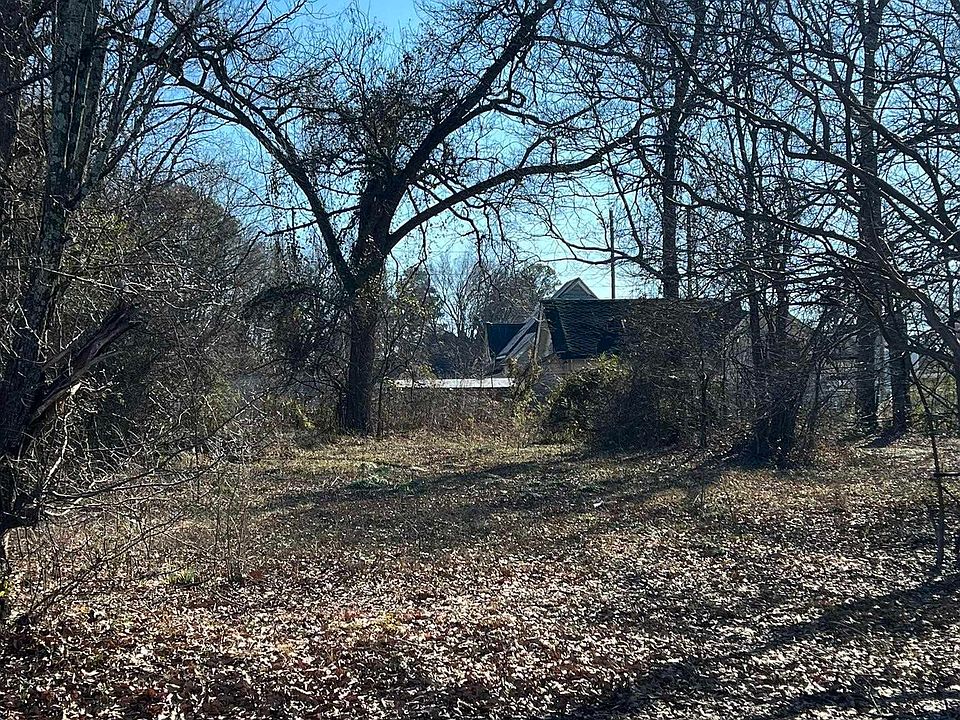 2nd image of 0 E 3rd Ave