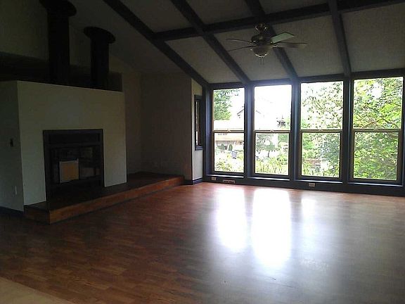 3rd image of 876 NE Michelle Ct