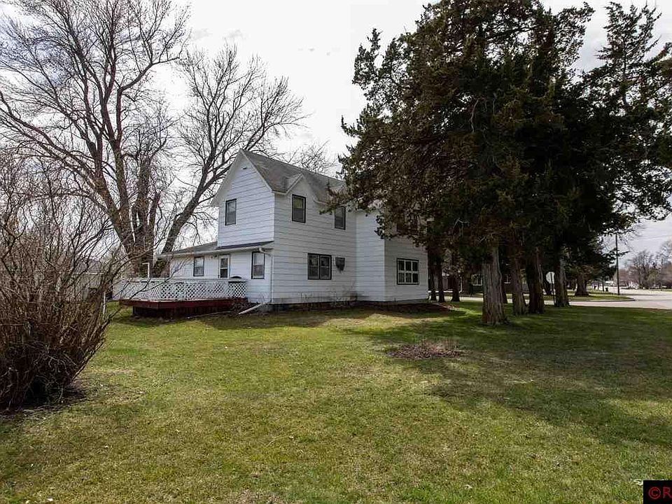 1st image of 402 Dove St
