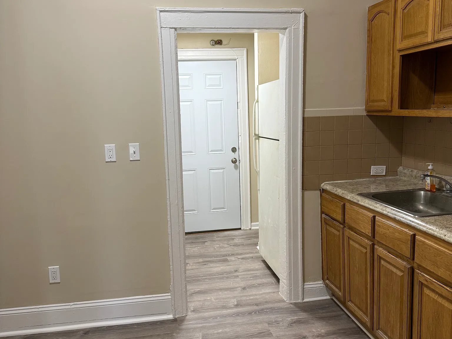 2 bed, 520 sqft, $2,800 — Photo 3