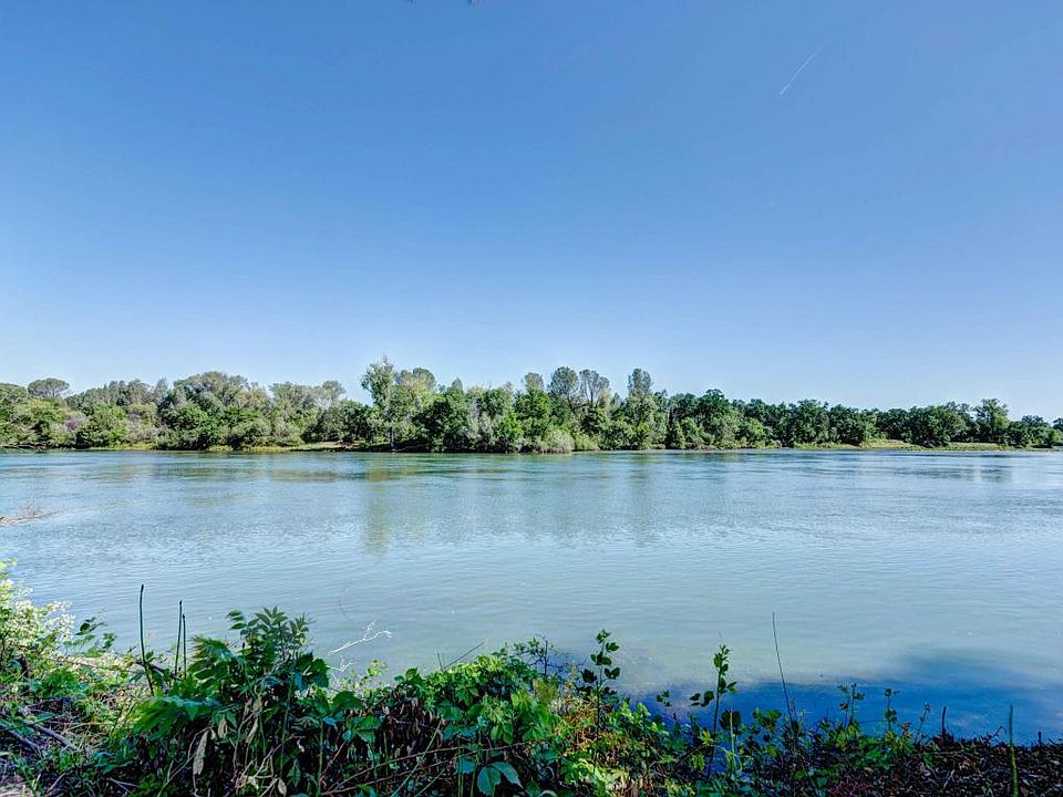 1st image of 19036 River Crest Dr