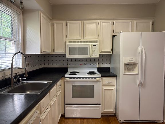 5th image of 1775 Brentwood Dr