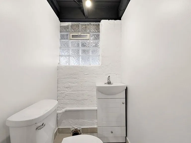 5008 Iroquois St — Photo 22