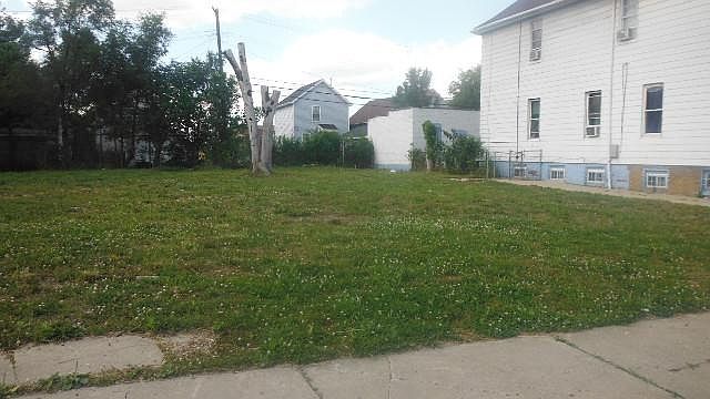 2nd image of 2457 Faber St