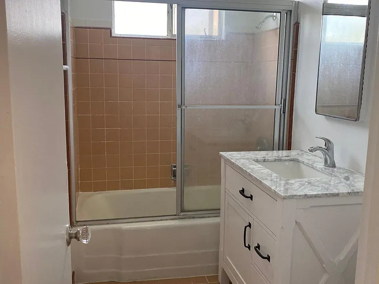 128 S Hayworth Ave #4 — Photo 31