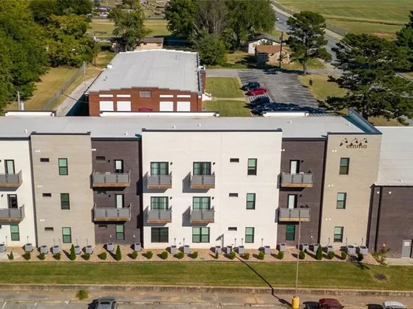 Little Emma Apartments