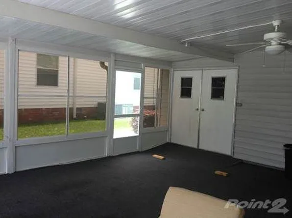 1145 W Boone Ct, Lady Lake, FL 32159