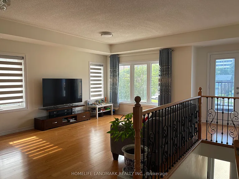 1 Eaton Park Ln #31 — Photo 3