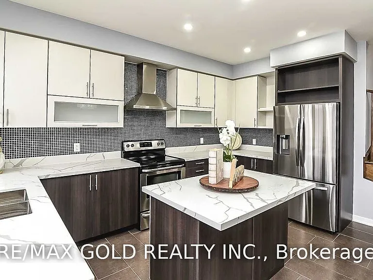 206 Crafter Cres — Photo 13