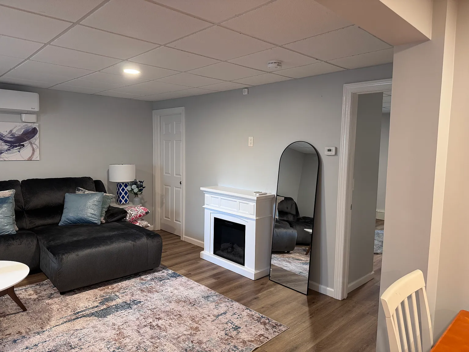 1 bed, 650 sqft, $2,400 — Photo 2