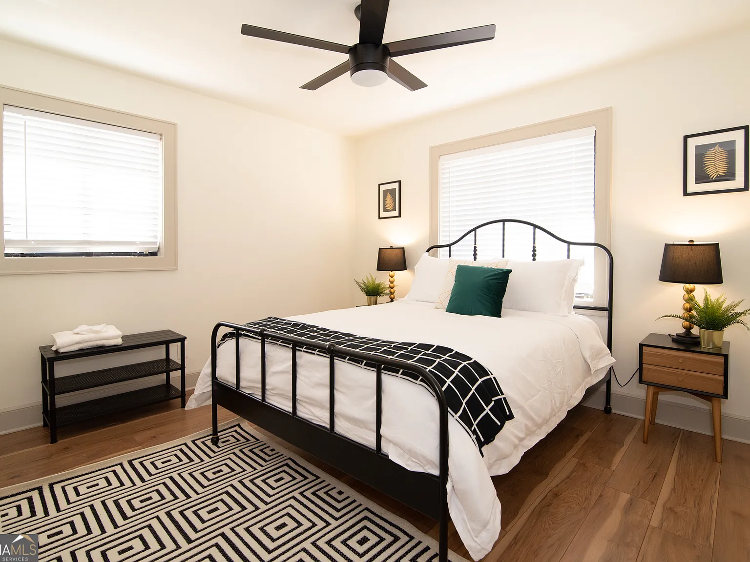 4 bed, 2.0 bath, $5,616 — Photo 4