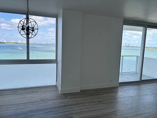 2 bed, 1247 sqft, $3,000 — Photo 3