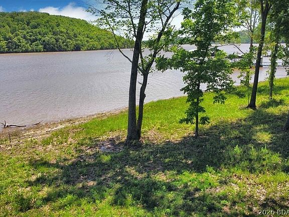 3rd image of 27/AC Hayden Dr