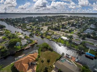 1009 Lucerne Pkwy, Cape Coral, FL 33904