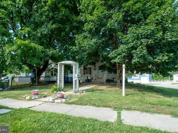 816 McAllister St, Hanover, PA 17331