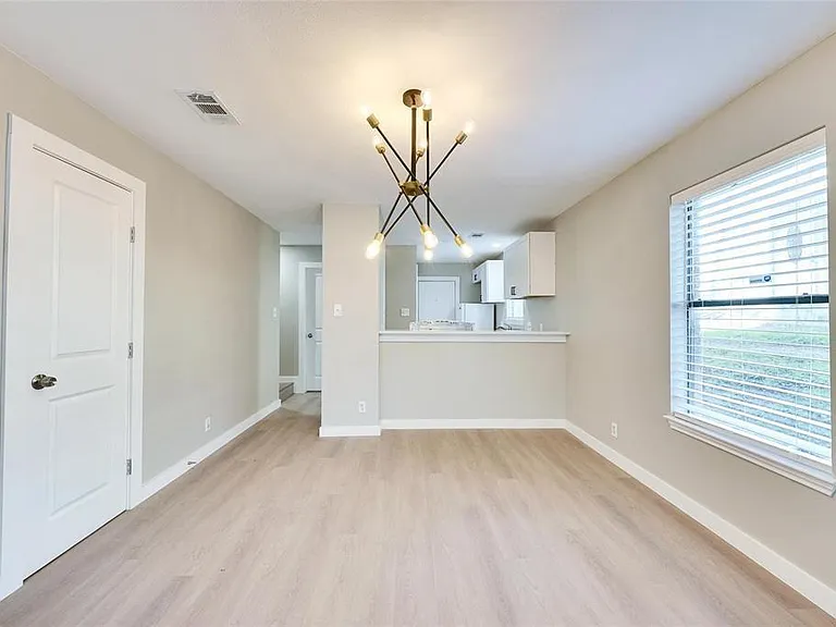 6400 Auburn Dr #B — Photo 13