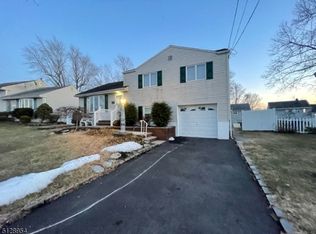 701 Inwood Rd, Linden, NJ 07036