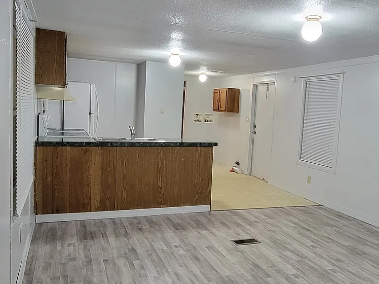 2138 Monarch Rd — Photo 2