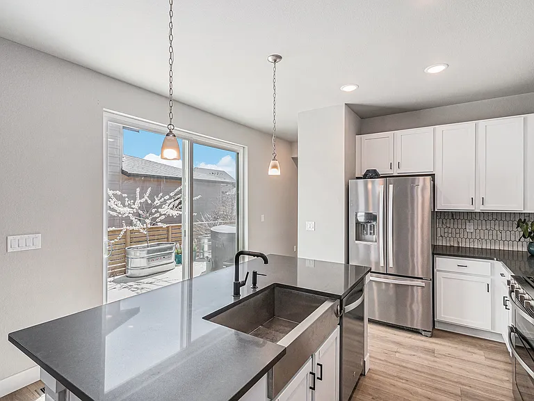 6019 Denys Dr — Photo 17