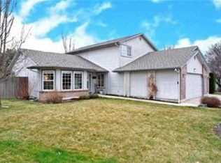 6071 N Drake Way, Garden City, ID 83714