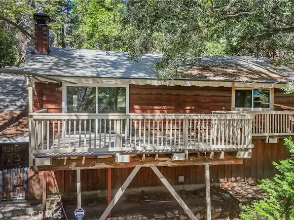 1155 Chateau Dr, Crestline, CA 92325