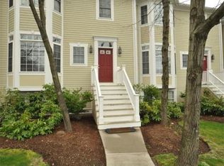 953 Lagrange St, West Roxbury, MA 02132