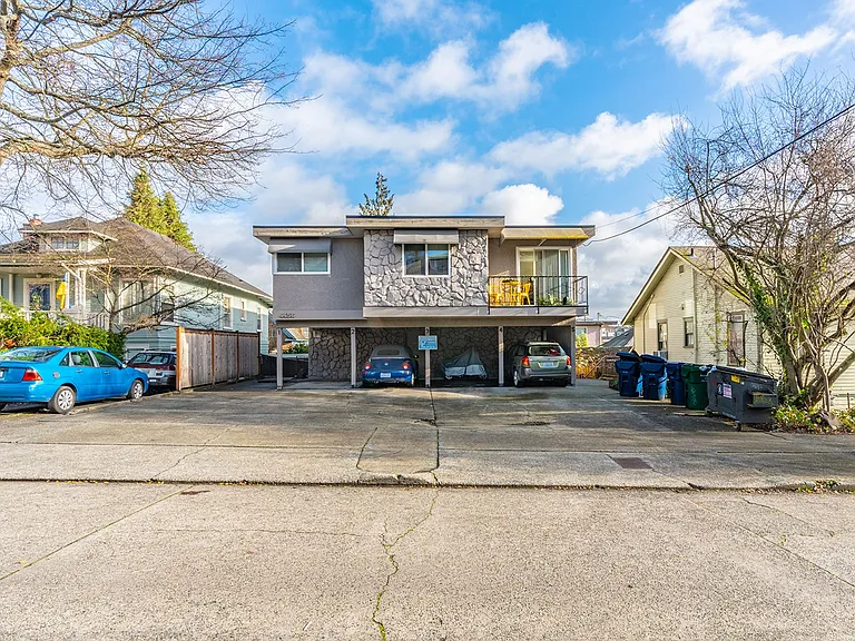 4456 Whitman Ave N — Photo 5