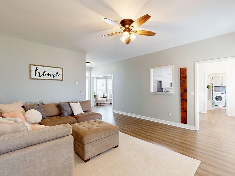2259 Dewey Dr — Photo 5