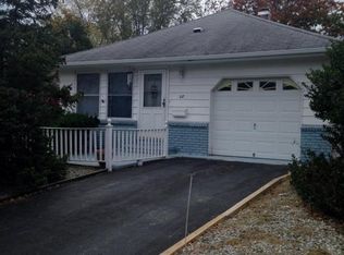 22 Mount Ararat Ln, Toms River, NJ