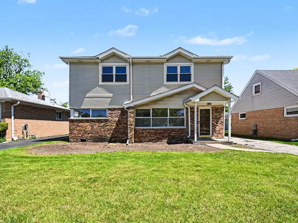 8243 N Ozanam Ave, Niles, IL 60714