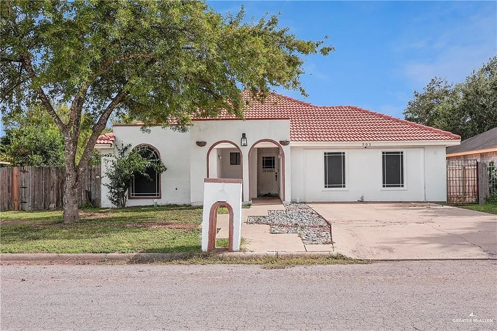 4 bed, 3.0 bath, 2062 sqft, $2,000 — Photo 1