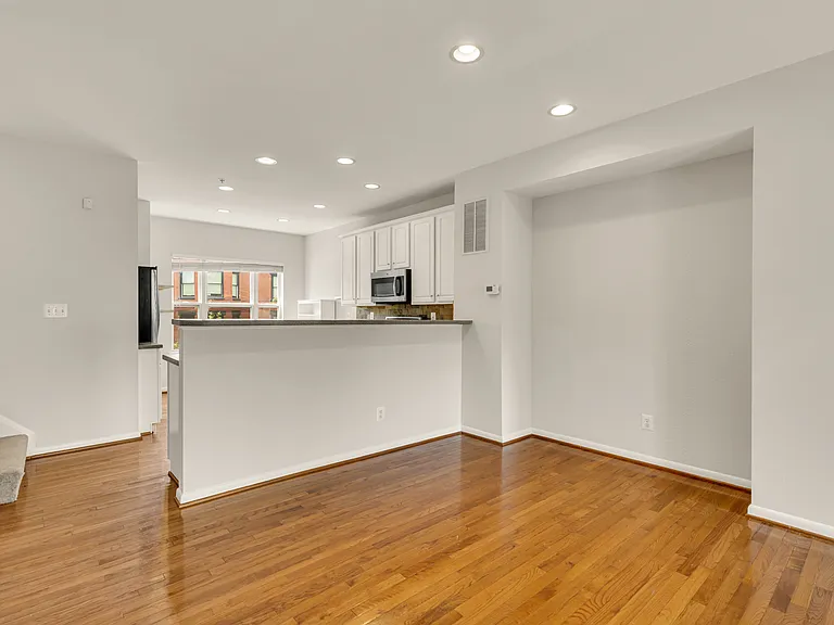 1227 V St NW — Photo 15