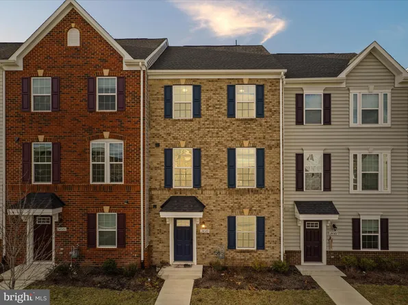 24589 Hutchinson Farm Dr, Sterling, VA 20166