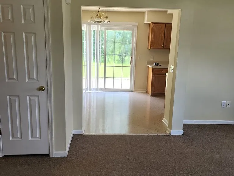 118 Sutton Dr — Photo 5