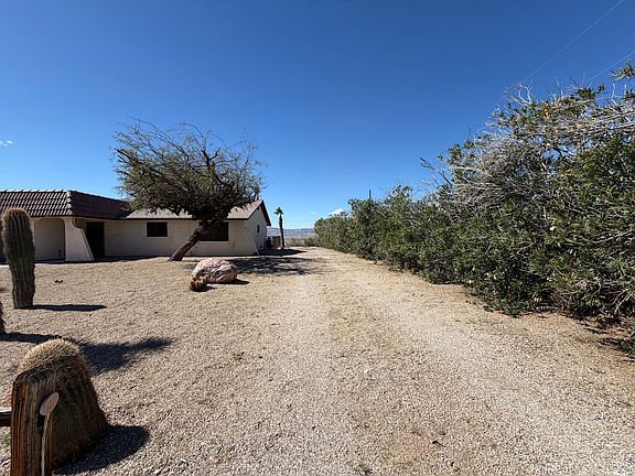 4th image of 883 Los Flores St
