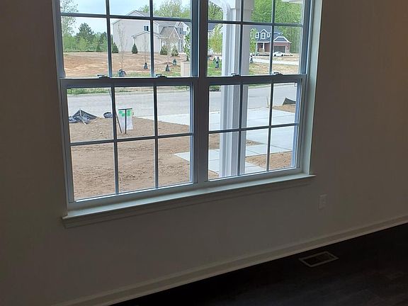 4th image of 4966 Paulina Dr