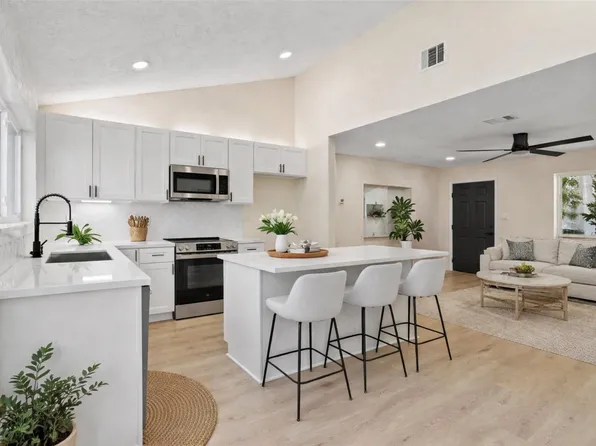 7810 Willow Mint Ln, Houston, TX 77086