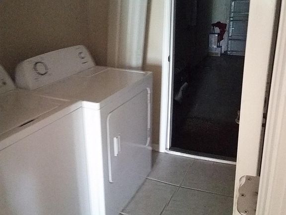 5th image of 7922 Carriage Pointe Dr