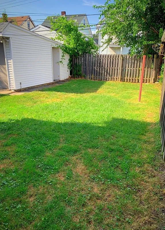 9905 Greenview Ave — Photo 4