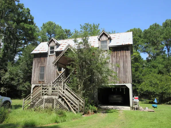 309 McClellan Ave, Mc Clellanville, SC 29458
