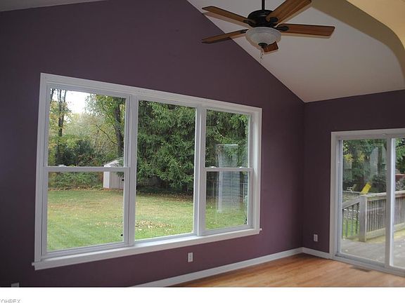 4th image of 1562 Idlewood Ave