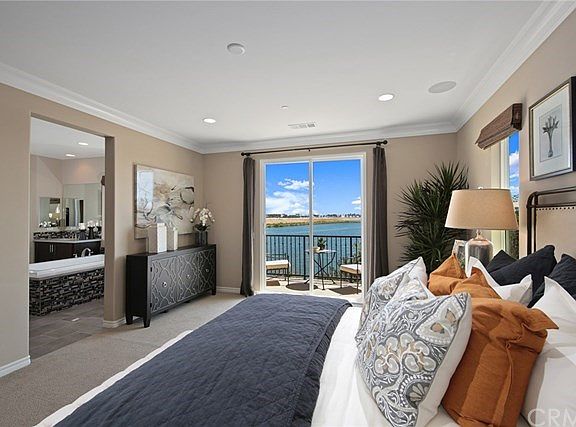 5th image of 618 E Lakeshore Dr