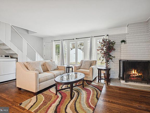 3rd image of 1703 Gruenther Ave
