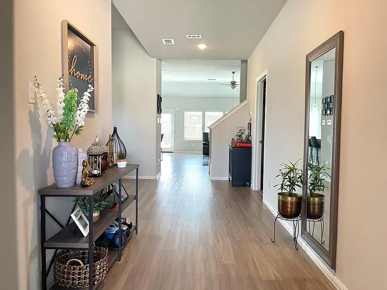 8701 Heliotrope Ln — Photo 5