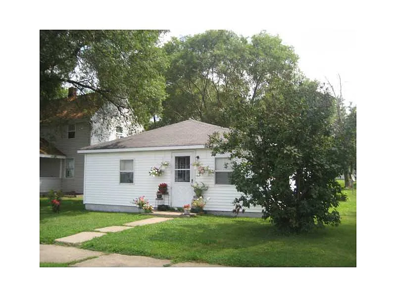 408 Canby Ave photo 1