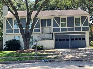 15703 Pipers View Dr, Webster, TX 77598