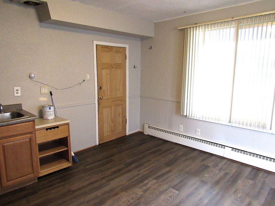 2nd image of 815 9th Ave SE APT 2