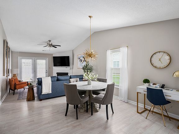 4th image of 110 Double Tree Dr
